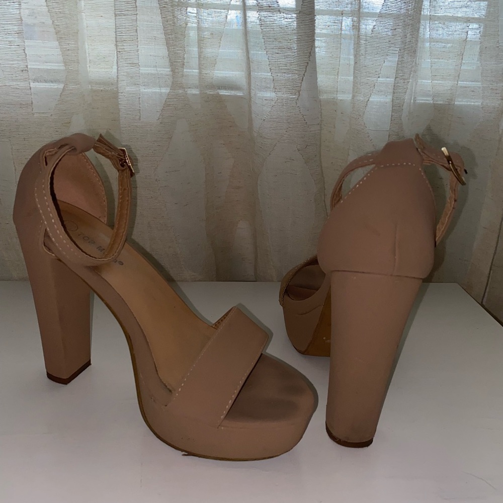 More nude heels 👠